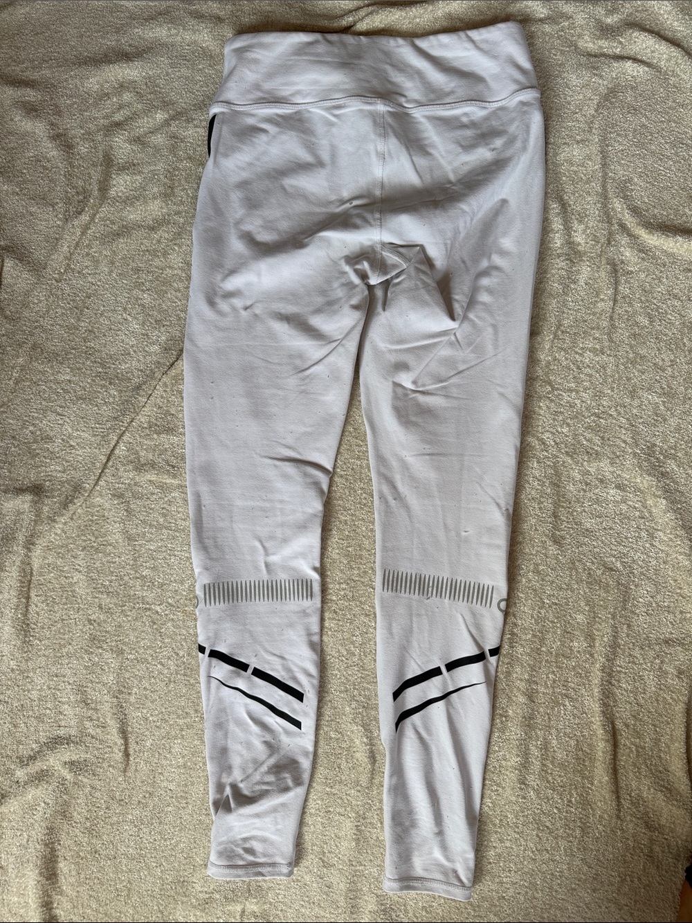 ALO Yoga White Leggings with Black Graphic Accents - Picture 2 of 4